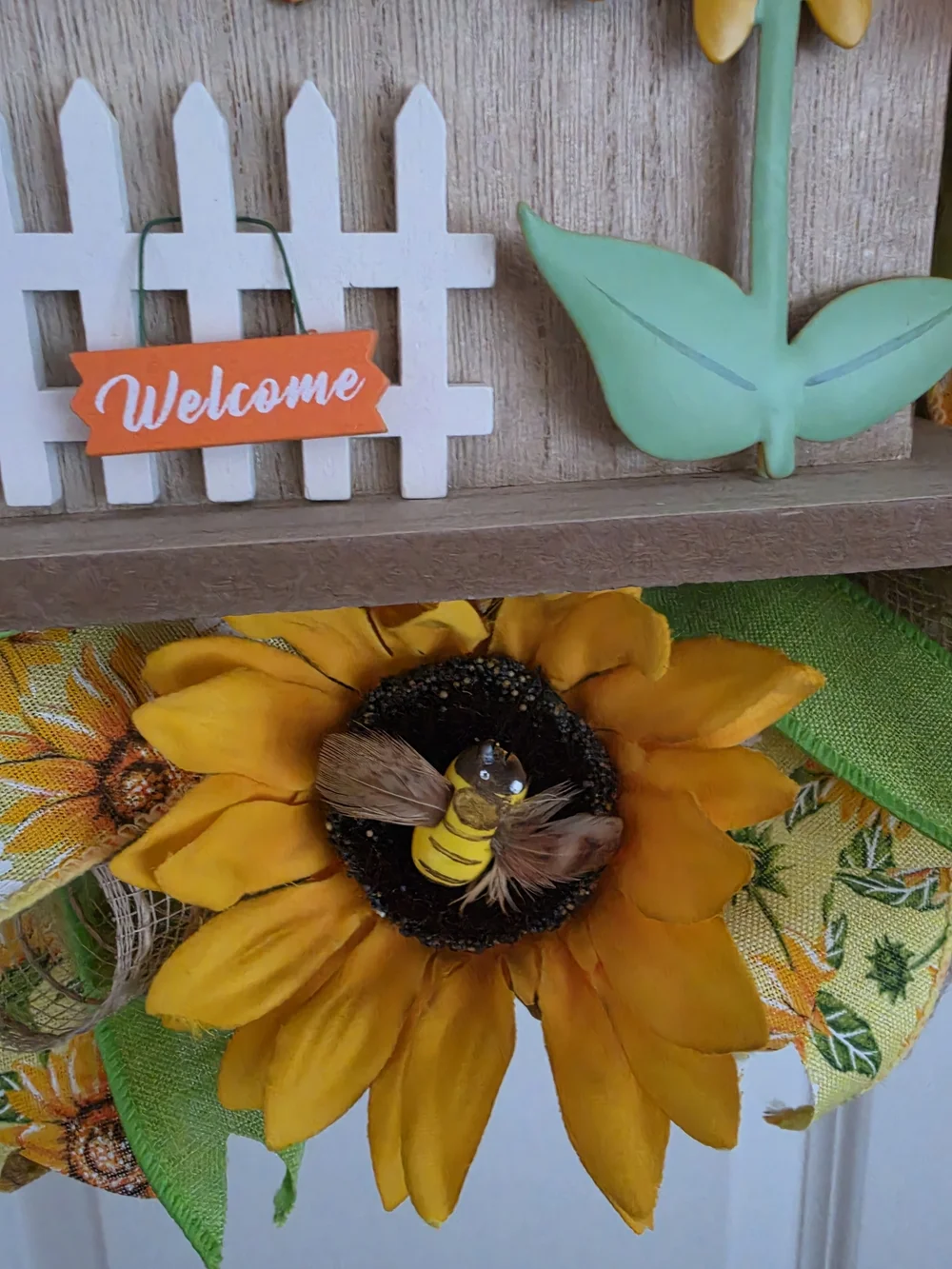 Sunflower Birdhouse Holiday Wreath - Yellow & Green